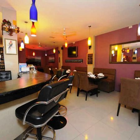 Le Parrots-Inn Jomtien Beach Exterior photo