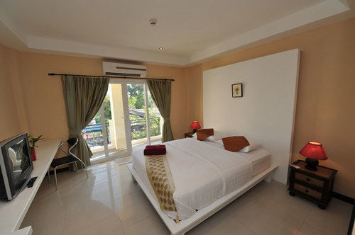 Le Parrots-Inn Jomtien Beach Exterior photo
